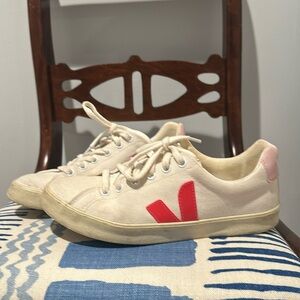 Pink Vejas | size 7